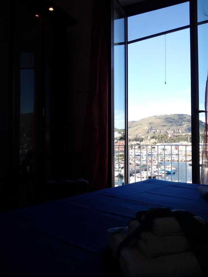 Aria Di Mare Dimorra Bed and Breakfast Pozzuoli Exteriör bild