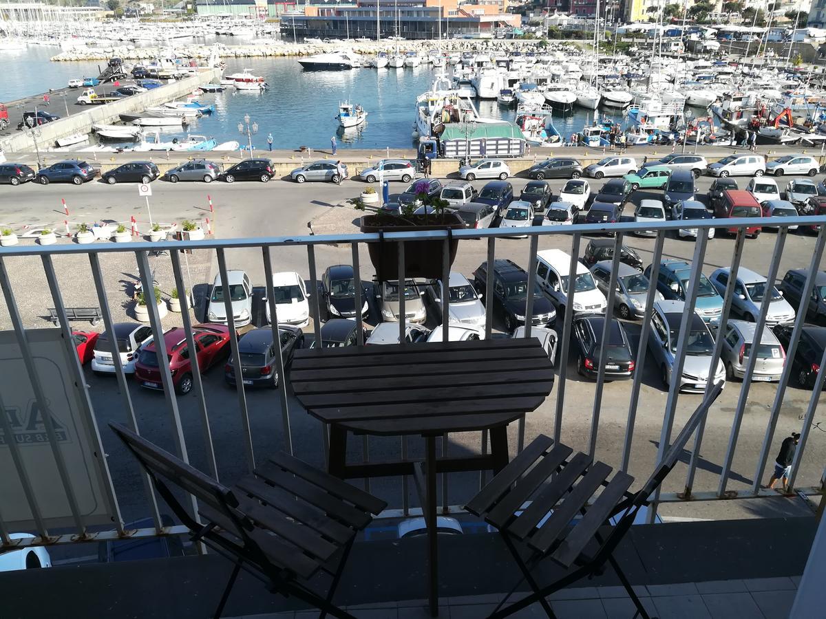 Aria Di Mare Dimorra Bed and Breakfast Pozzuoli Exteriör bild